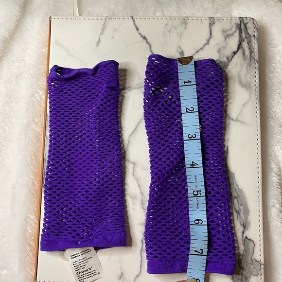 80’s Inspired Fishnet Gloves - Picture 9 of 9